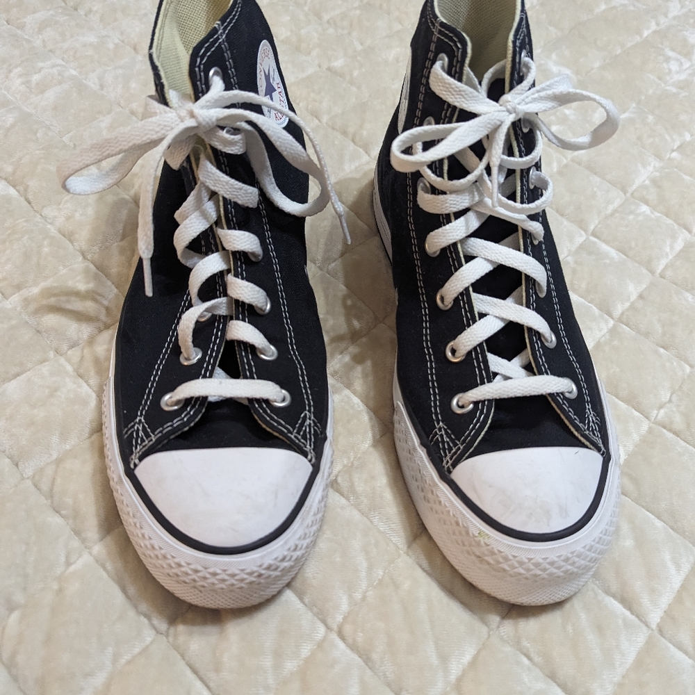 Converse high top.  Black.  Kids size 7/women 8-8.5.  Only worn a few times.